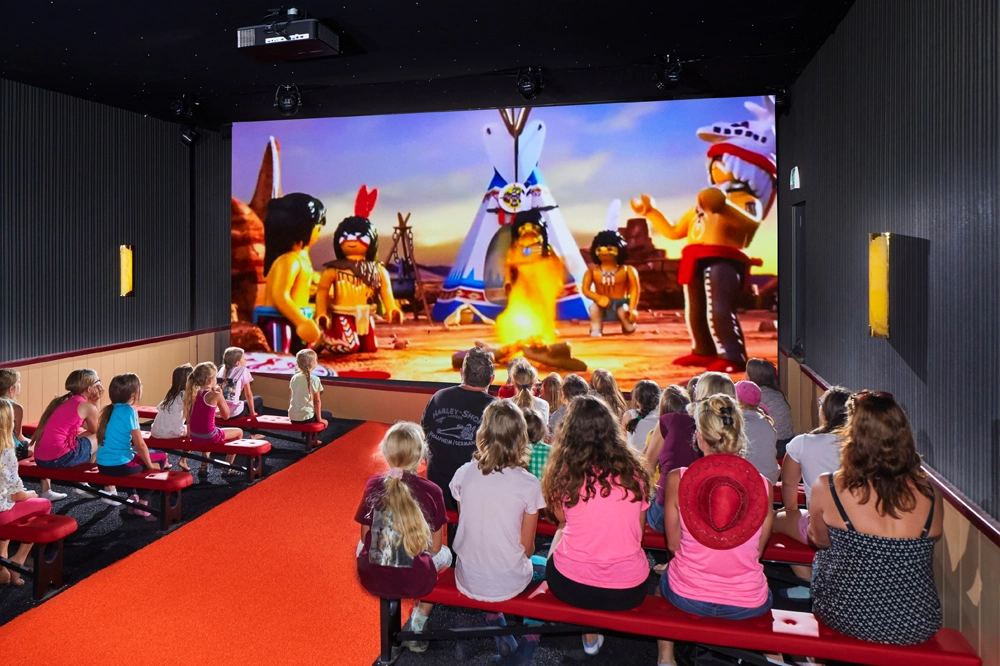 Playmobil Village PonyparkCity Spelen Speeltuin Indoor Kinderen Ouders Gezin Glijbaan Klimmen Speelgoed Playmobil Film Bioscoop